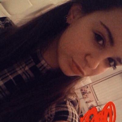 XoXo^BoRn 2 PleeZ, bUt TaUgHt 2 TeAsE^XoXo /// 5sos account with occasional updates