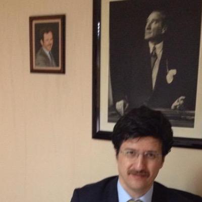 Her şey üstüne gelip seni dayanamayacağın bir noktaya getirdiğinde, sakın vazgeçme! Çünkü orası; kaderinin değişeceği yerdir..