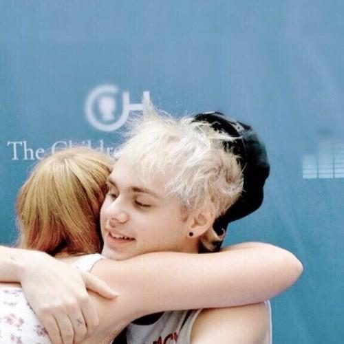 Follow @ww_5sos for 5sos updates