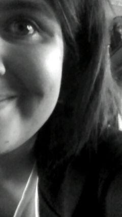 sherlocklives4e's profile picture. Ognuno di noi è una luna e ha un lato oscuro che non mostra mai a nessuno.       ~Mark Twain