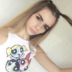 frangipanihey's profile picture. free follow from @drvnkfluke