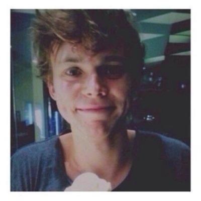 Free follow from @mgcx95, follow her and ask for a follow back!!