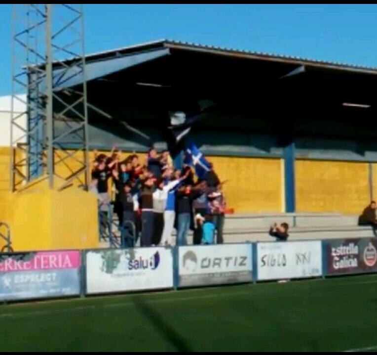 Twitter oficial de los ultras de Espartinas. Grupo fundado en 2014. No trates de entenderlo, es una pasión.Espartinas Hools.Animando sin parar.