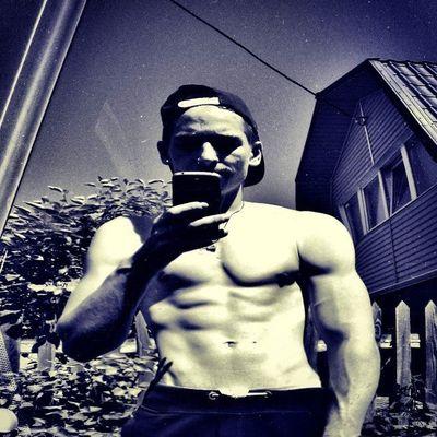 makcon13's profile picture. Верен