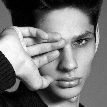 I was model before 2 years now I manage represent model careers.  I like to make new friends and discoveries.
