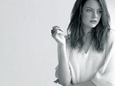 [Emma Stone - Straight - The Outcast]