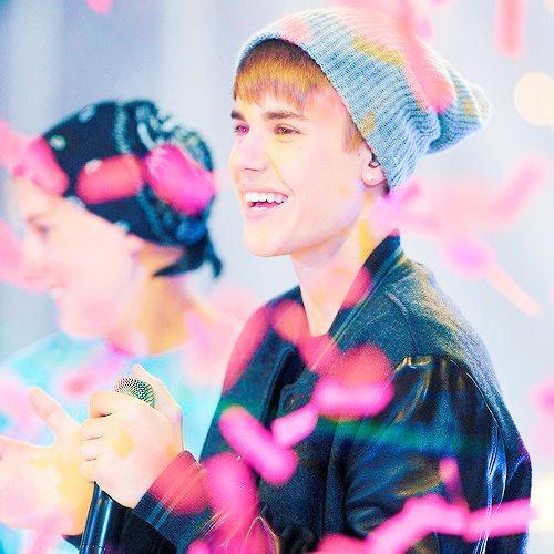 Mirror mirror on the wall, Justin slays so fuck you all