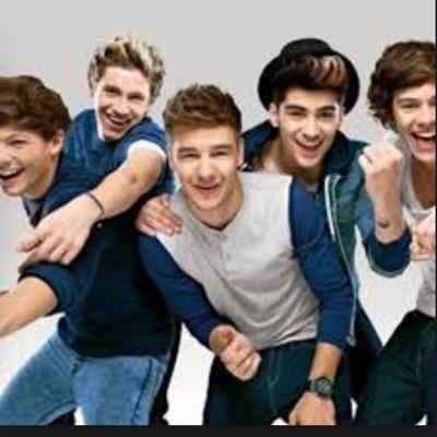 Hi I have a fanpage on Twitter called kinkyfor5sos go follow it.. in love with 9 guys