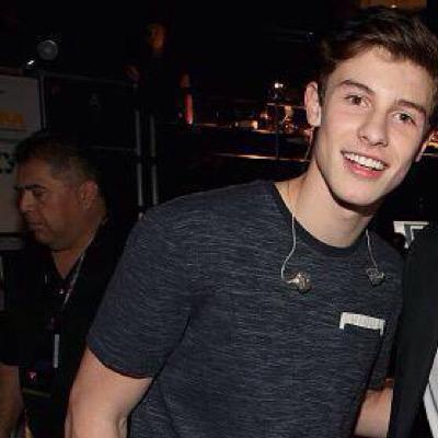 Eu sou shawner e vou ajudar vocês com o follow do Shawn I'm shawner and i will help you with shawn's follow
