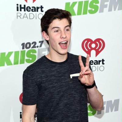 RT THE TWEET BELOW TO VOTE FOR SHAWN BC HE DESERVES IT SO MUCH