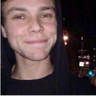 @Ashton5SOS: Michael spank me