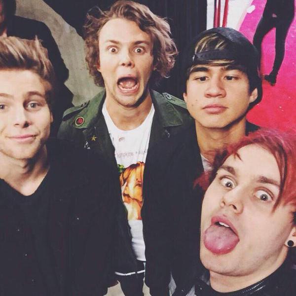 directioner∞5sosfam∞~♥Agustiner♥Cellista♥∞algunos infinitos son mas grandes q otros infinitos∞