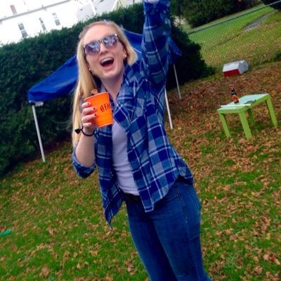 peachy_keane21's profile picture. motivated by the fear of being average.