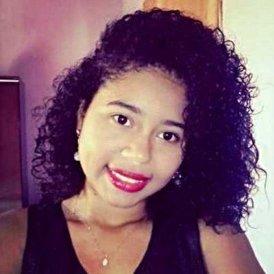 ♡ Em terra de chapinha quem tem cachos é RAINHA ...                     Eu sei que o meu dia vai chegar e eu vou esfregar na cara de quem um dia duvidou de mim.