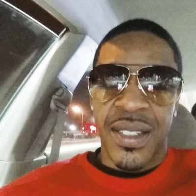 Producer for See Us 2 Re-Up Entertainment. Beats on Deck  #tweetdeeznutz http://t.co/lVGELlRQrz