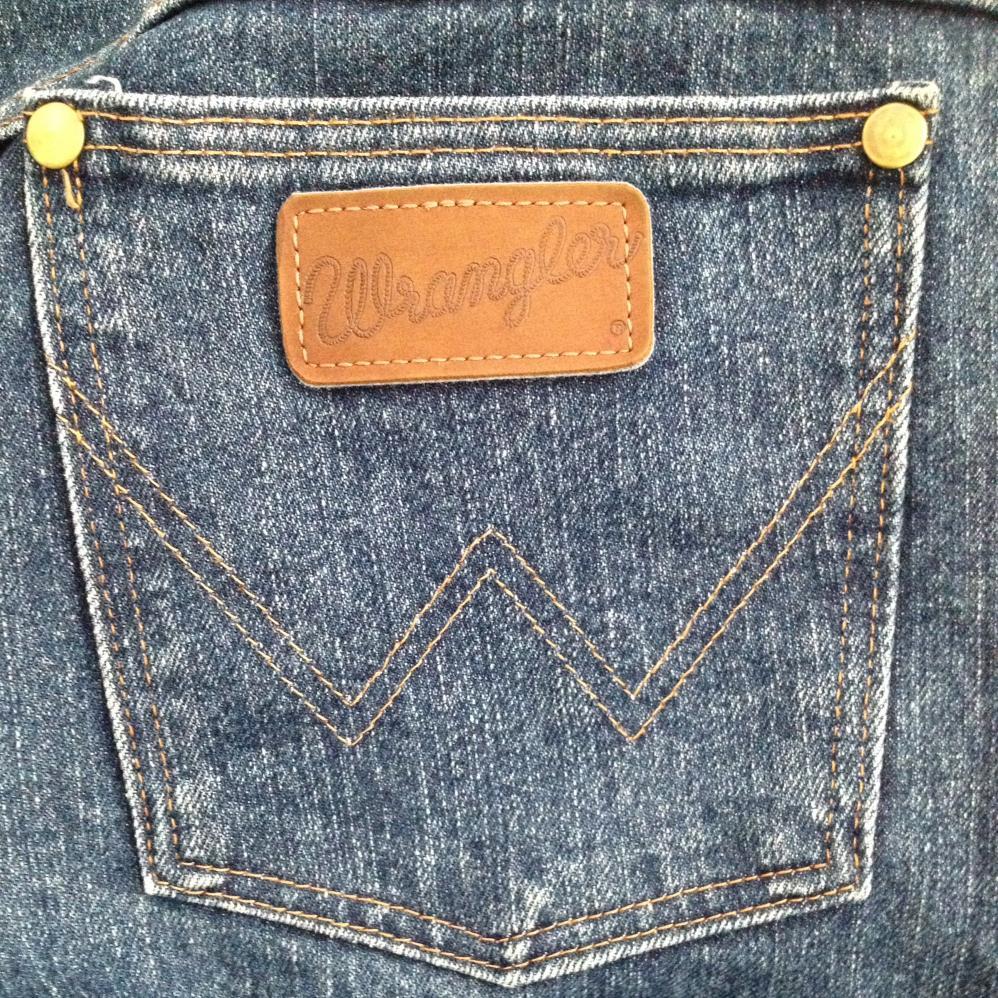 apapermann's profile picture. 