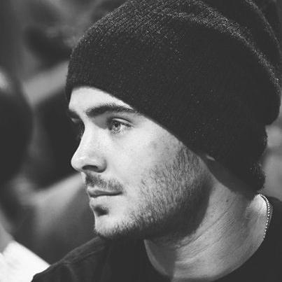 ❝Learning to trust is one of life's most difficult tasks.❞ | Barista with big dreams. Musician, natural speaker, lured by love. #RP #OC