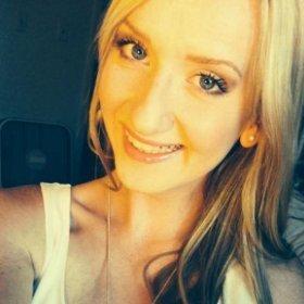 mywholeself_'s profile picture. 