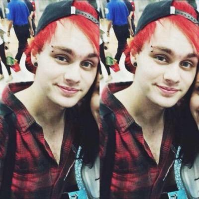 RT AND TAG MICHAEL https://t.co/tDJpoAmVYy you should follow @malumxsandwich and @eirondiaz you earned this ❌