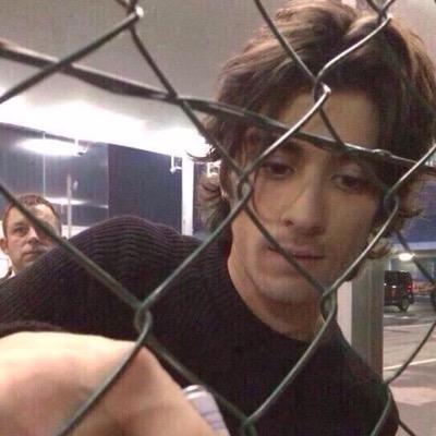 Dm us opinions about people on fl and we'll share them, anonymously. (please dont hate on this account, not our opinions)