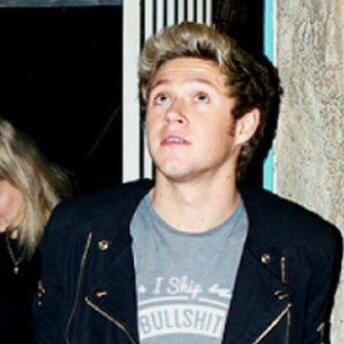 follow @paranoidhes and rt the link !!