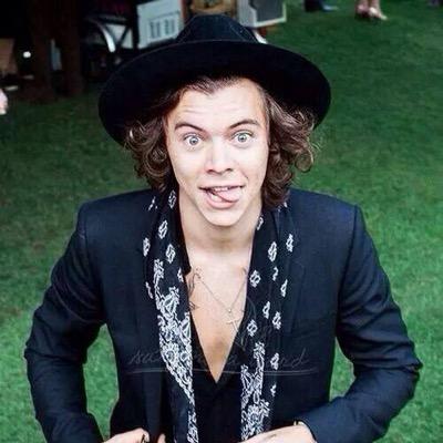 please Follow @harrysgirlxxx_ because she gave you a free follow thanks babe xxx