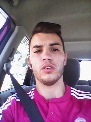 BALONMANO!, FUTBOL! Real madrid... Orgullo Vikingo.Nacido el 20 de agosto de nose que año. Yo no sufro de locura, la disfruto a cada momento