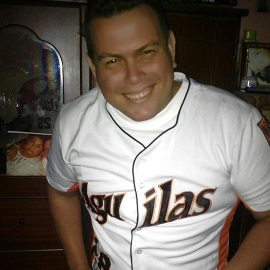 Amante de lo auténtico hijo de Dios Moderador de tv @encontactotv7, locutor de radio @alritmodehoy, músico pin:24E1BF80 Licenciado en Educación