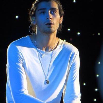 i gave you a free follow! please follow @sassylouisw