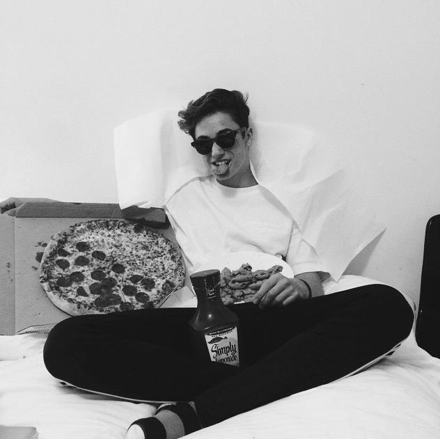 i am not physically tripping on teo