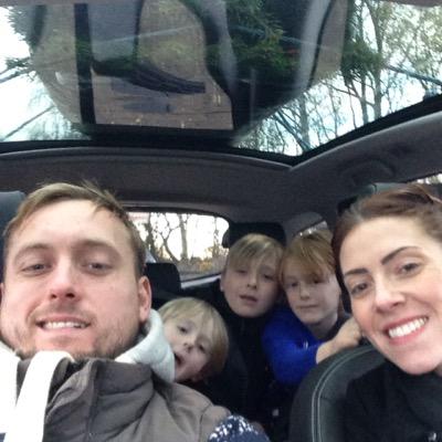 builder from Chelmsford went to school at sandon 29 yrs old my web http://t.co/zdvoNX0BKe I have 3 little boys I enjoy kickboxing and generally getting wonky