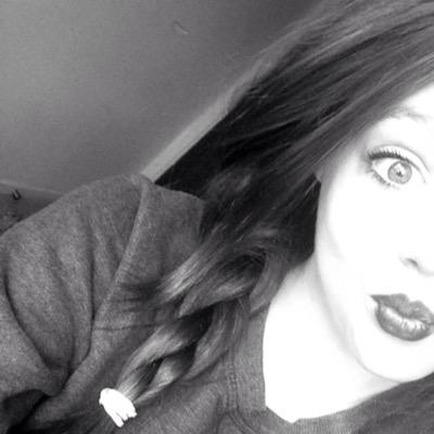 courtneybueti's profile picture. 