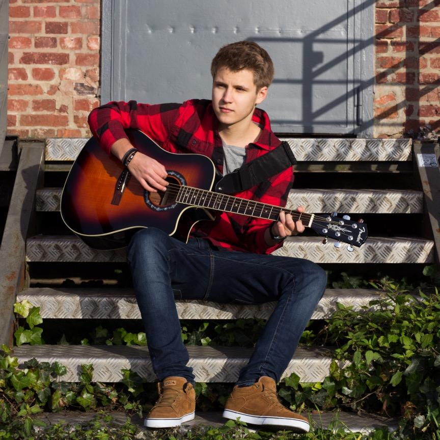 Musican from Germany                         Get my new Single on Itunes, Amazon, GooglePlay etc ! 
Itunes : https://t.co/n47Kb4UKJ5