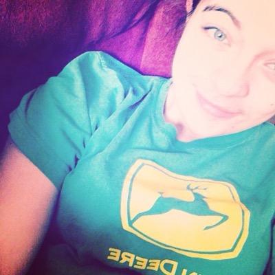 If you follow me i will obviously follow back!! XD
I wanna see how many followers this canadien country girl can get ;)