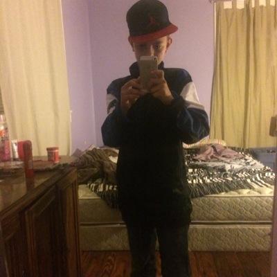 axellop40041235's profile picture. 