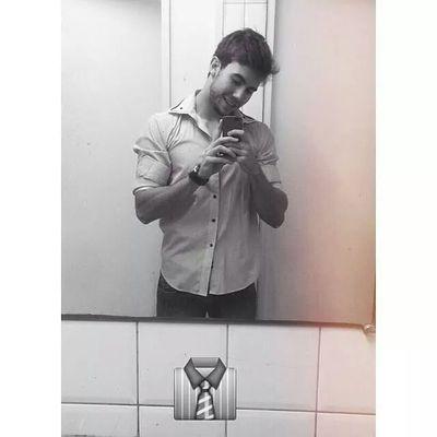 @WhoIsCarlos Carlos Santana
 um príncipe perfeito,te acompanho desde os colírios capricho. carinhoso e amoroso com as fãs,simples,te amo eternamente ❤❤