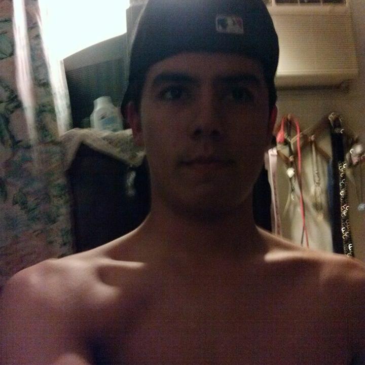 Fernando_pg94's profile picture. Me gusta la musica pop, rock y electro, me gustar ver series y peliculas y pasar el tiempo con mis amigos para tener momentos de diversion y de apoyo. :)