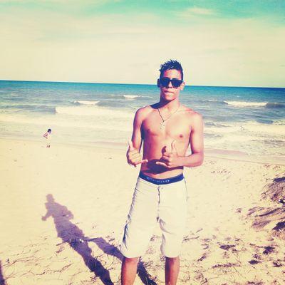 Edno_Battista's profile picture. Para quê levar a vida tão a sério, se a vida é uma alucinante aventura da qual jamais sairemos vivos.