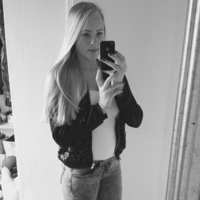 lalalarissax's profile picture. 