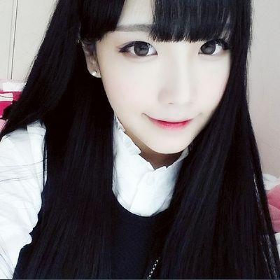 ♡봄♡                                                                           내가 좋아하는 계절은 봄 내가 로짱님을 좋아하나봄 나는 로짱님만 보이나봄