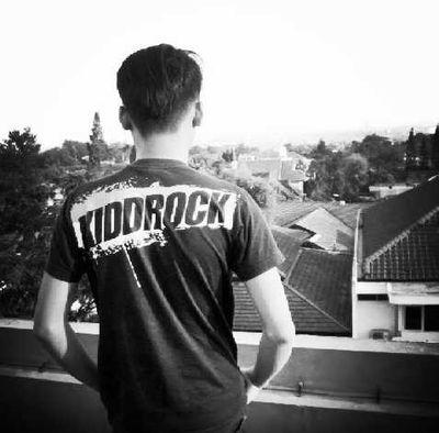 holiljexzro's profile picture. 