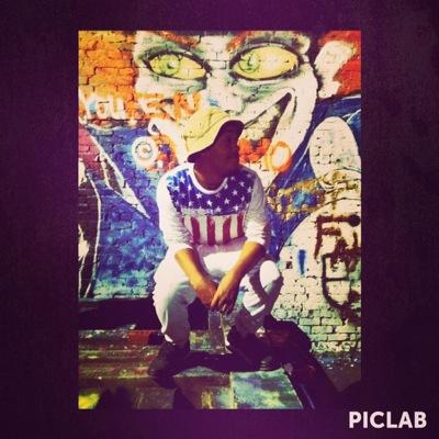 #Glo gang 
follow my IG @t2o_js_make_jay
no kik; my girl don't play that❤️
I'm a person that will take life by the hands and run with it✌️