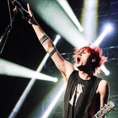 i followed you bc i love you. stay fab 

love @insert_fandom 

give me a follow back if you like