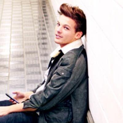 @horanxmofos PLEASE FOLLOW HER! SHE WILL ONLY FOLLOW BACK IF YOU ASK FOR IT!