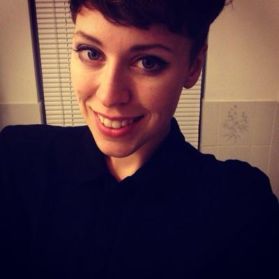 robotsheila's profile picture. Vox/Keys for Common Deer Facebook/Twitter/IG: @commondeermusic