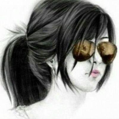 الحنين : هو اشتياقُك لِـ قطعة من روحك في مكان أخر .💜