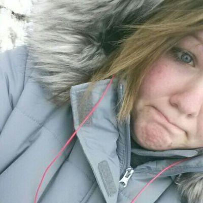 myttihend's profile picture. im pretty chill, just trying to show yall my life i guesd my instagram is  notjustanotherprettyface_02