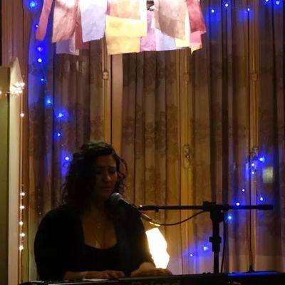 Giuntonella's profile picture. Cantante, pianista, coach vocal y arregladora de voces