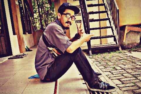 Hoby nentuin tanggal merah nya sendiri | bos besar @SAVERO_mrch | @arwindadewi addict♥ | Milanisti
