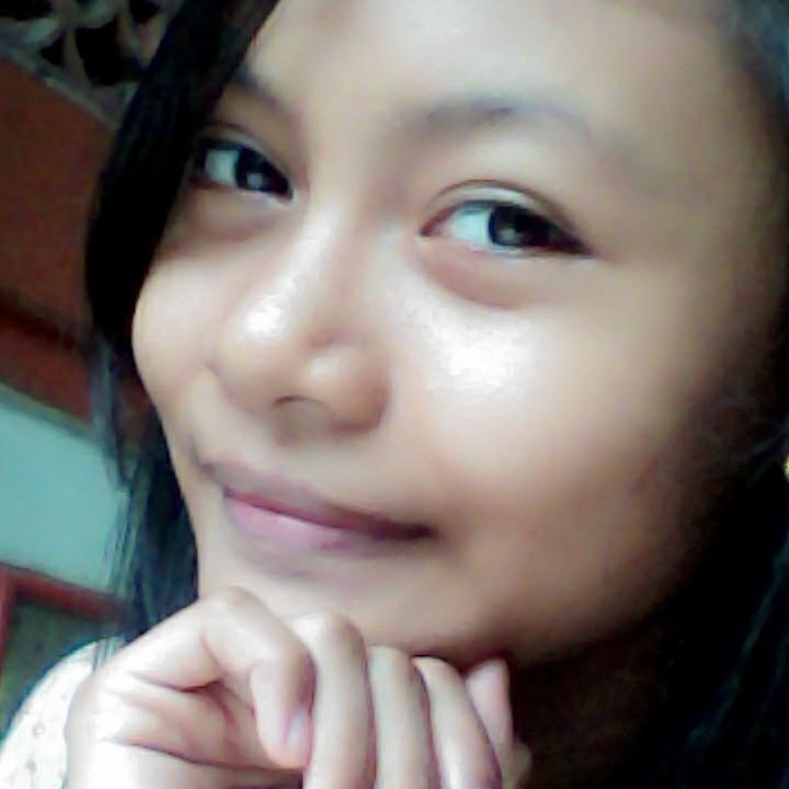 Lahir : 29 juli 1999,Kota : Denpasar,follow me or follback ea :)